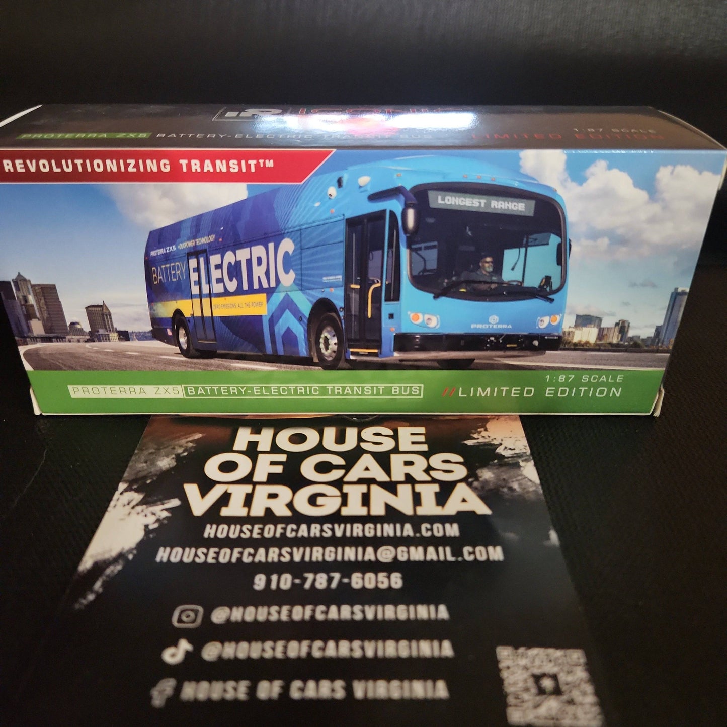 PROTERRA ZX5 BATTERY-ELECTRIC BUS BLANK WHITE 1/87 MODEL ICONIC REPLICAS 87-0243 - House of Cars Virginia