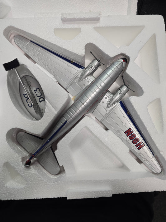 Ertl Collectibles Douglas DC-3 Humble Oil and Refining Co. - House of Cars Virginia
