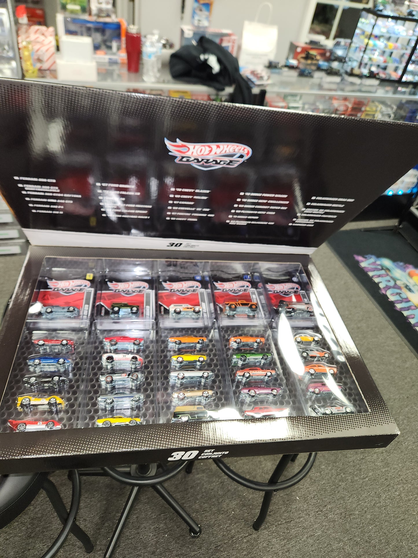 HOT WHEELS LARRY'S GARAGE 30 CAR SET W/ VERY RARE FERRARI & OTHER EXCLUSIVE CAST - House of Cars Virginia