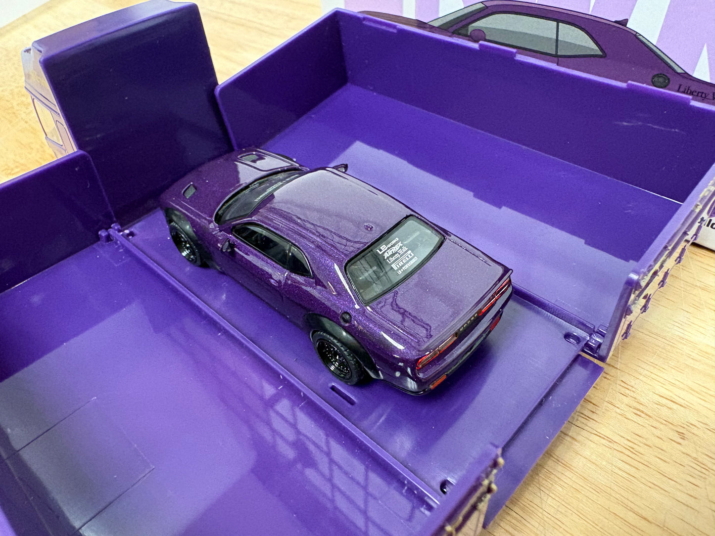 Tarmac Works | LBWK LB-Works Dodge Challenger SRT Hellcat w/ Transport