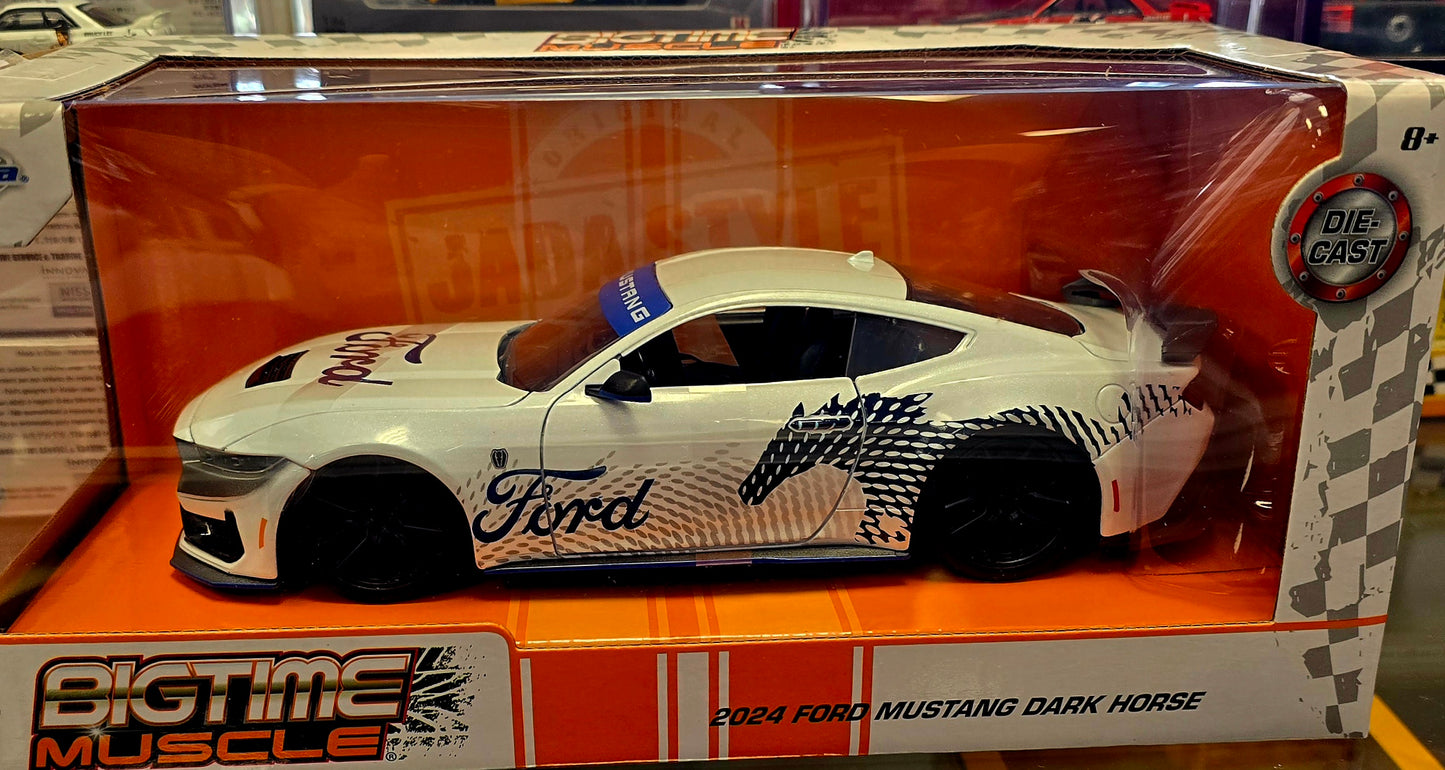 Jada Bigtime Muscle 2024 Ford Mustang Dark Horse 1/24 (white and blue) - House of Cars Virginia
