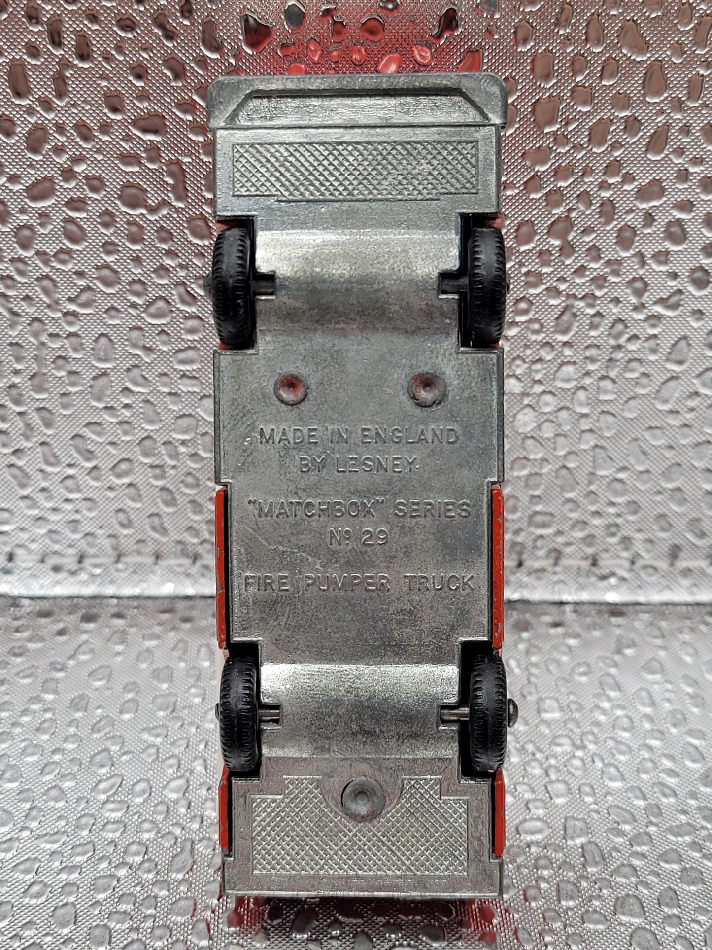 Lesney Matchbox No. 29 Fire Pumper Truck Made in England (Very good condition, slight paint chipping, See pictures) - House of Cars Virginia