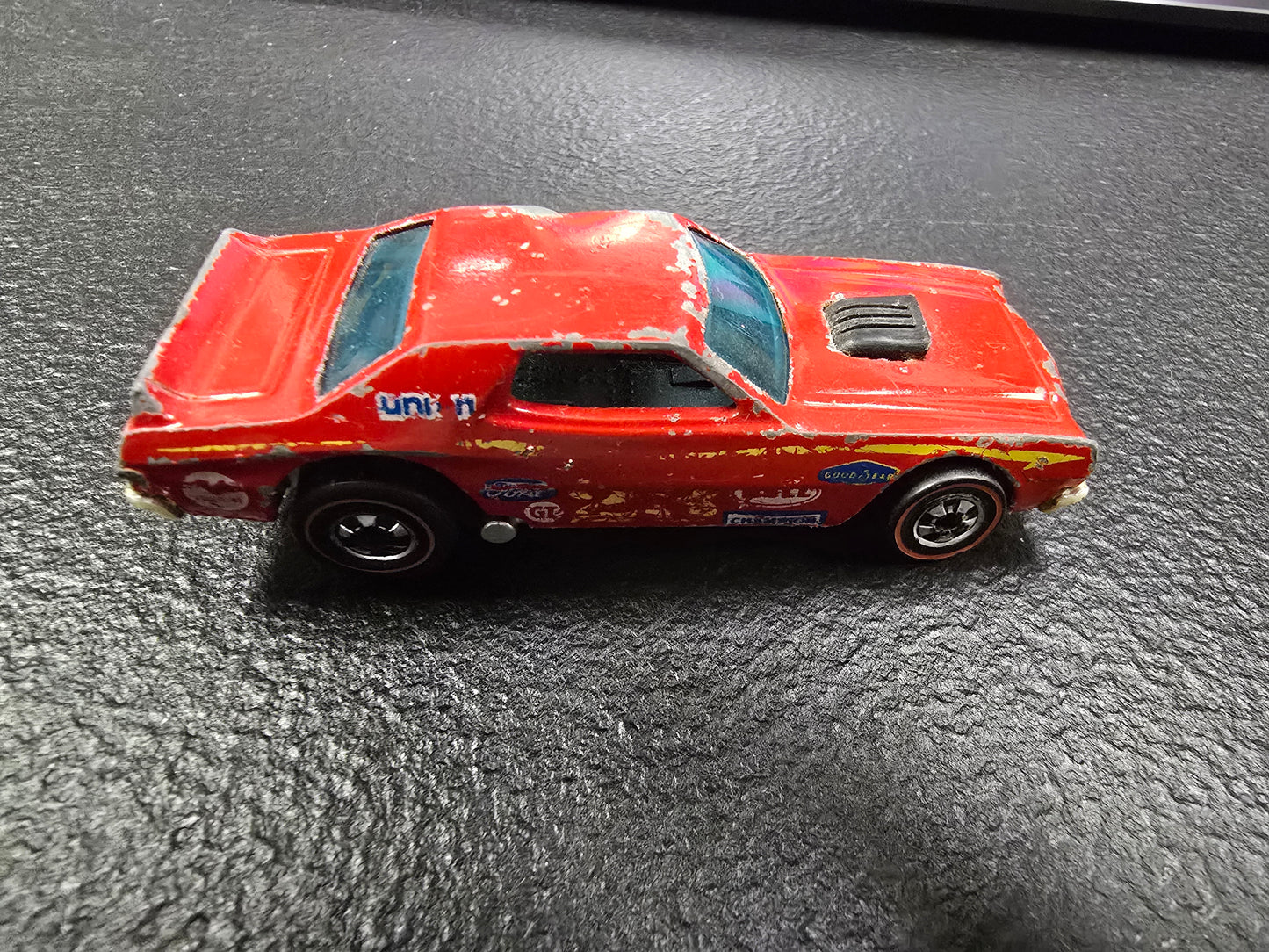 1:64 HOT WHEELS 1974 FORD TORINO STOCKER #23