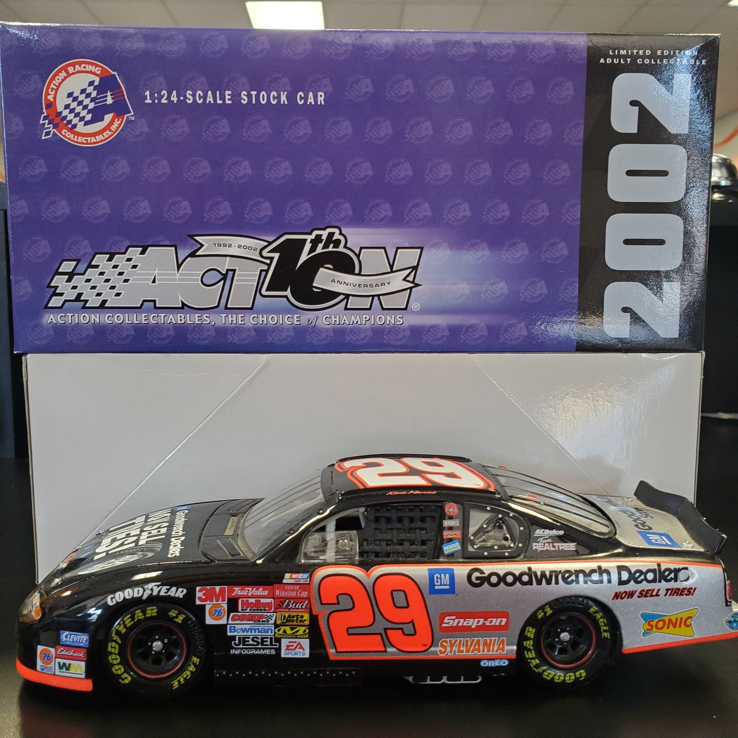 Action 2002 Monte Carlo 1:24 - Kevin Harvick #29 GM Goodwrench Service / On A Roll - House of Cars Virginia