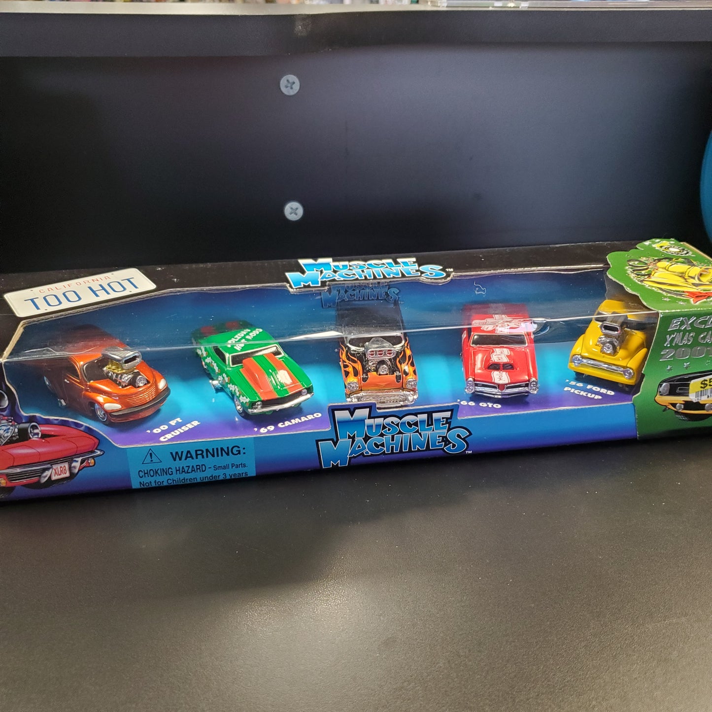 Muscle Machines 5 Pack 1:64 Exclusive Xmas Cars 2001 006 - House of Cars Virginia