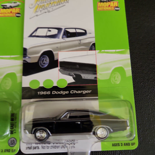 Johnny Lightning 1966 Dodge Charger Charger Tribute Mopar Nationals 2004 Silver and black - House of Cars Virginia