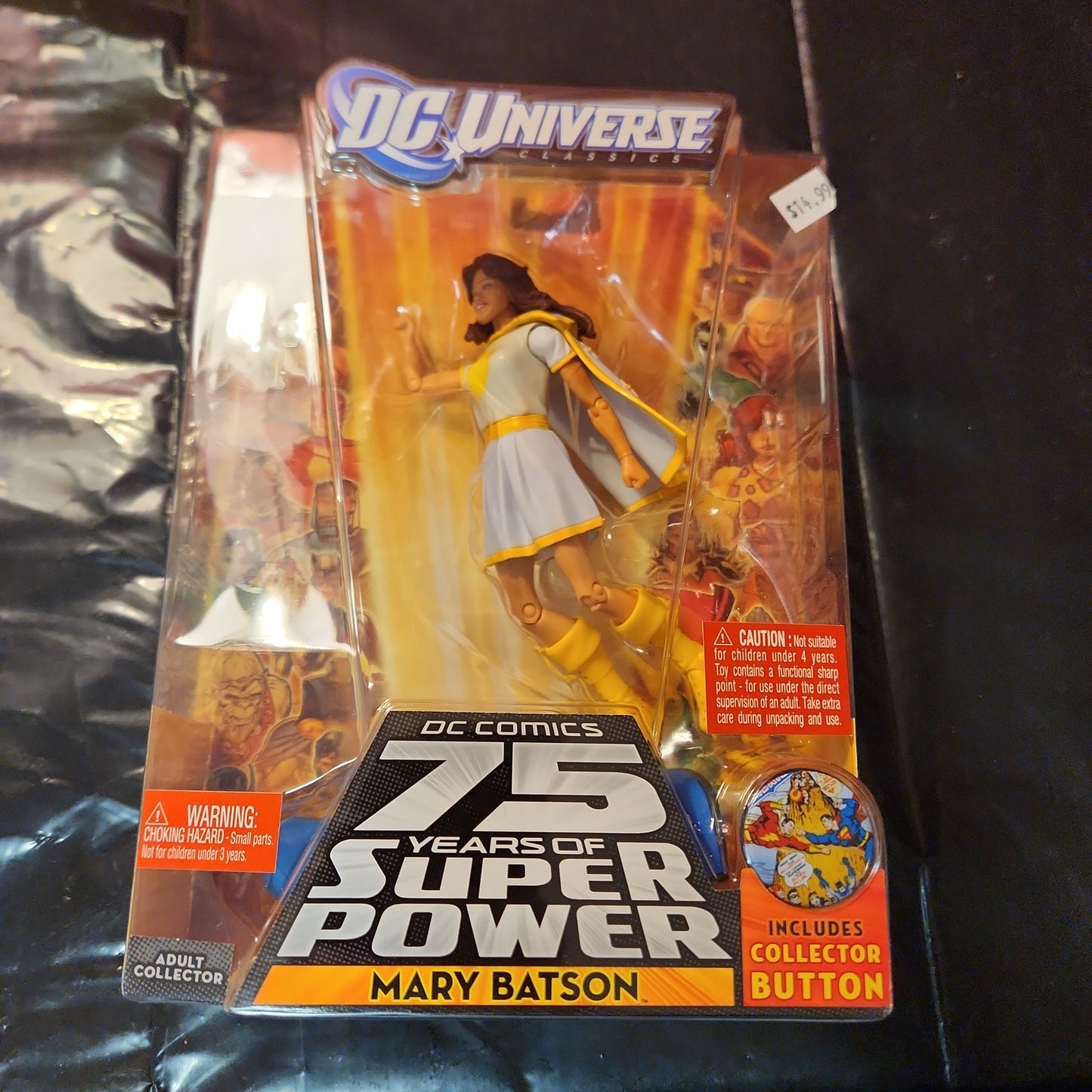 DC Universe WAVE 12 MARY BATSON White figure W Collector Button Darkseid Torso - House of Cars Virginia