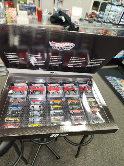 HOT WHEELS LARRY'S GARAGE 30 CAR SET W/ VERY RARE FERRARI & OTHER EXCLUSIVE CAST - House of Cars Virginia
