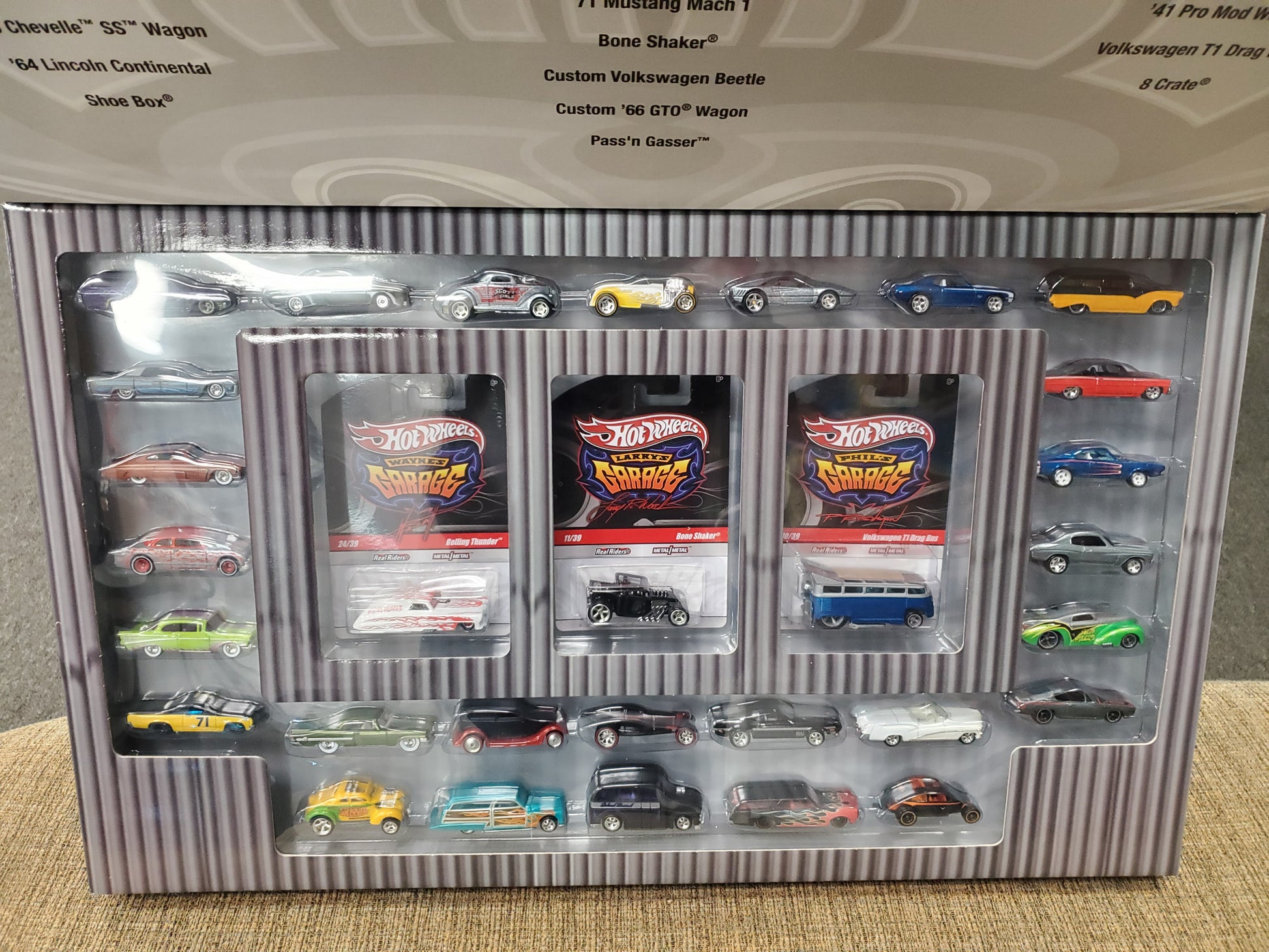 Hot Wheels Larry's Phil's Wayne's Garage 30 Car Set NIB 2010 - House of Cars Virginia