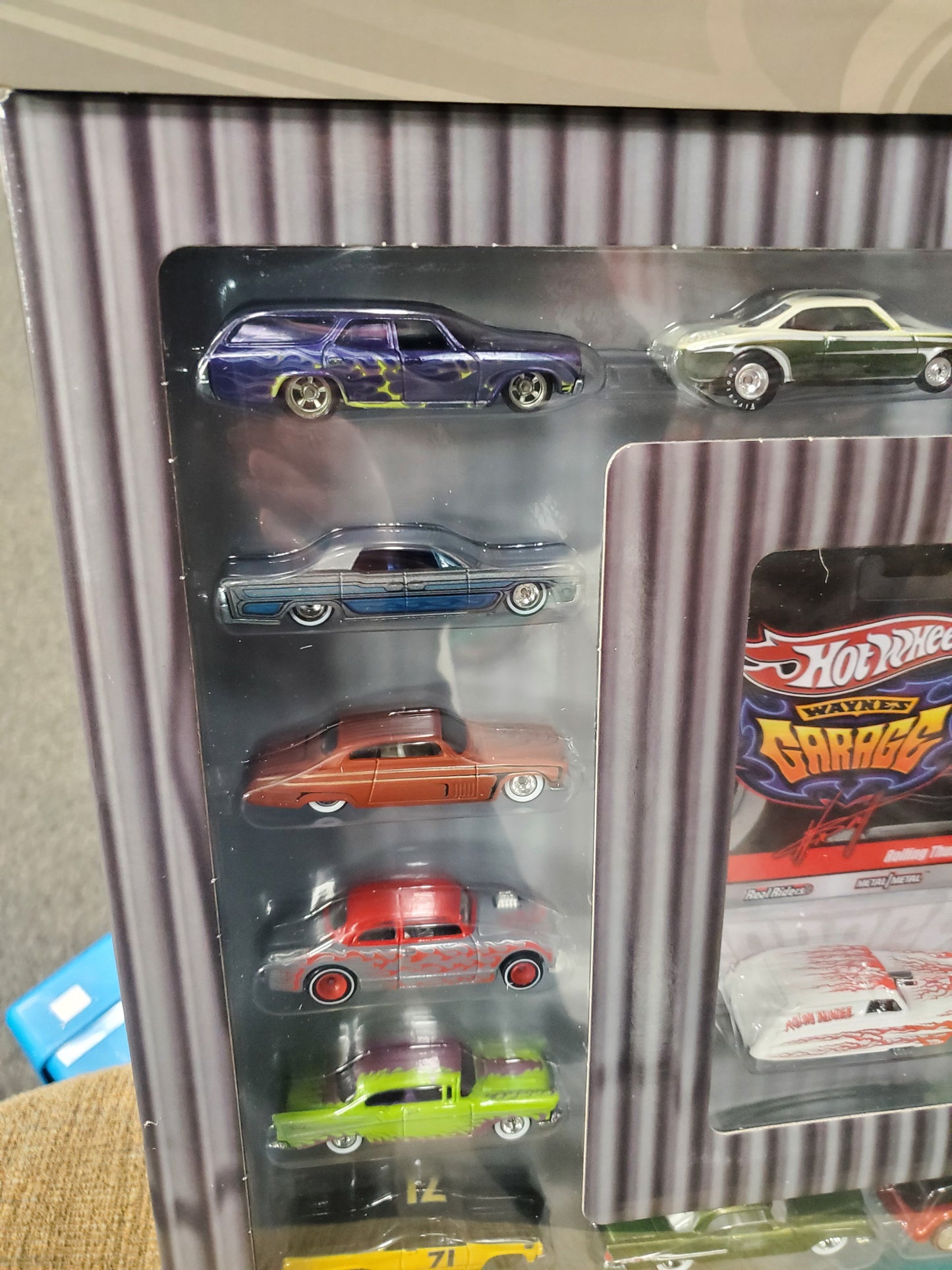 Hot Wheels Larry's Phil's Wayne's Garage 30 Car Set NIB 2010 - House of Cars Virginia