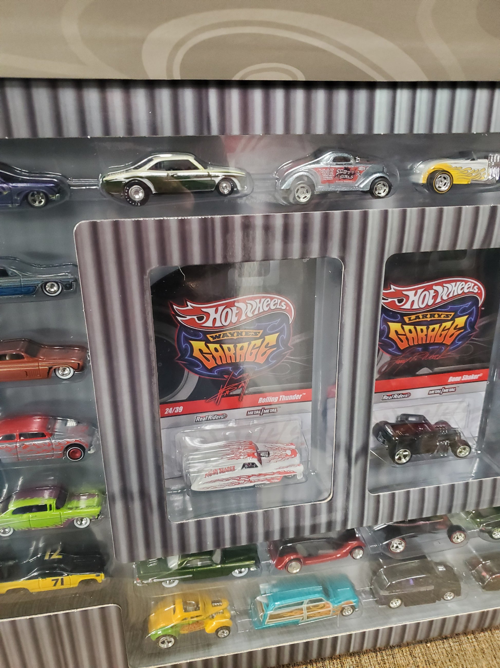 Hot Wheels Larry's Phil's Wayne's Garage 30 Car Set NIB 2010 - House of Cars Virginia