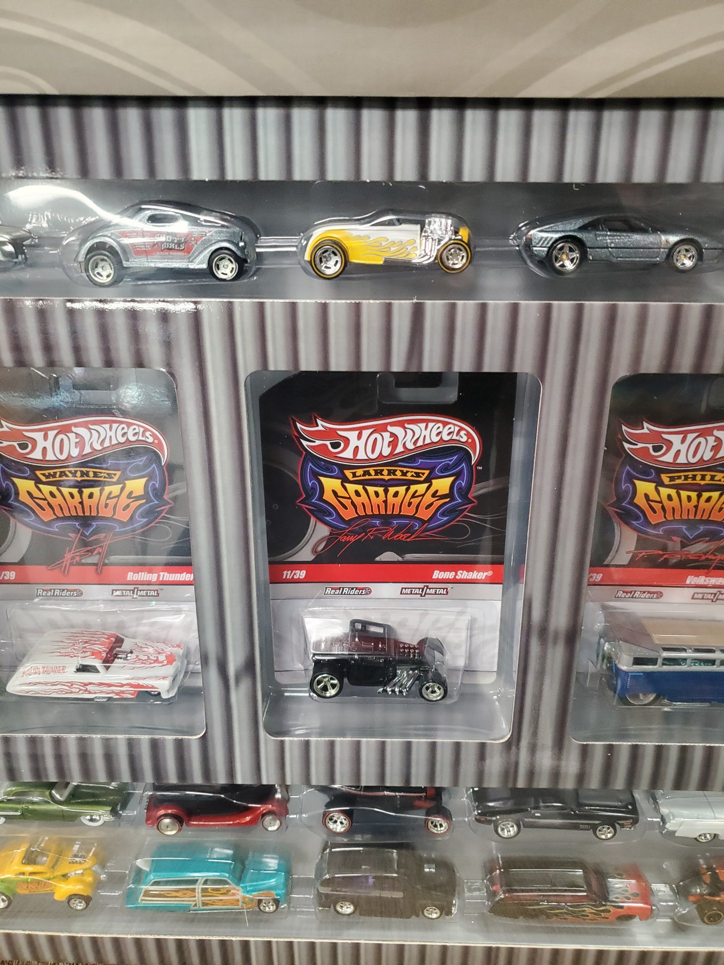 Hot Wheels Larry's Phil's Wayne's Garage 30 Car Set NIB 2010 - House of Cars Virginia