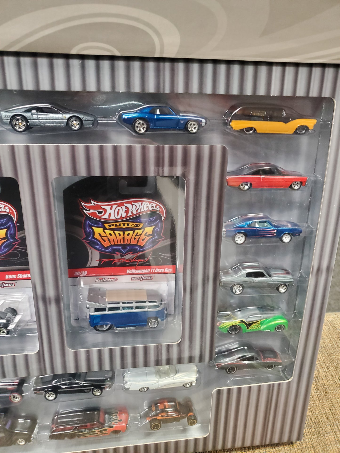 Hot Wheels Larry's Phil's Wayne's Garage 30 Car Set NIB 2010 - House of Cars Virginia
