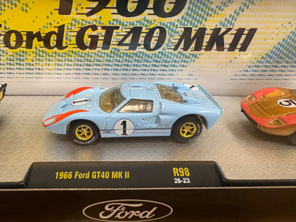 M2 Machines Auto Hauler/3 Pack 1966 Ford GT40 MK II Chase 1/750