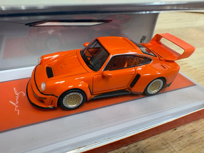Findassically Diecast Models 1:64 Singer 911 DLS Turbo Track Limited No. 604/899  - Blood Orange