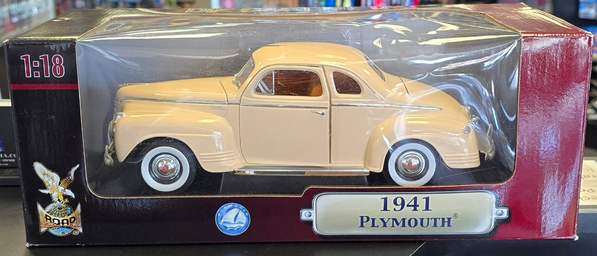 Road Signature 1:18 1941 Plymouth