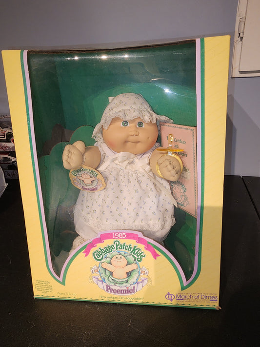 VINTAGE 1985 CABBAGE PATCH DOLL NEW IN BOX PREEMIE GIRL WITH ADOPTION PAPERS! - House of Cars Virginia