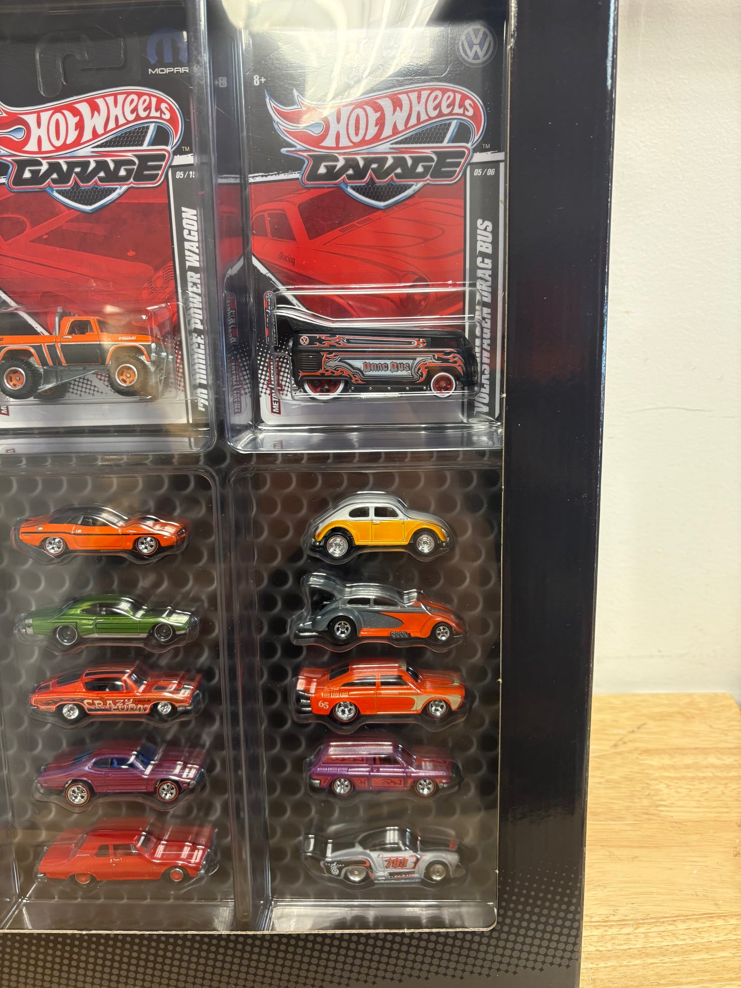 Hot Wheels 2011 "Hot Wheels Garage" 30-Car Set (See Description)