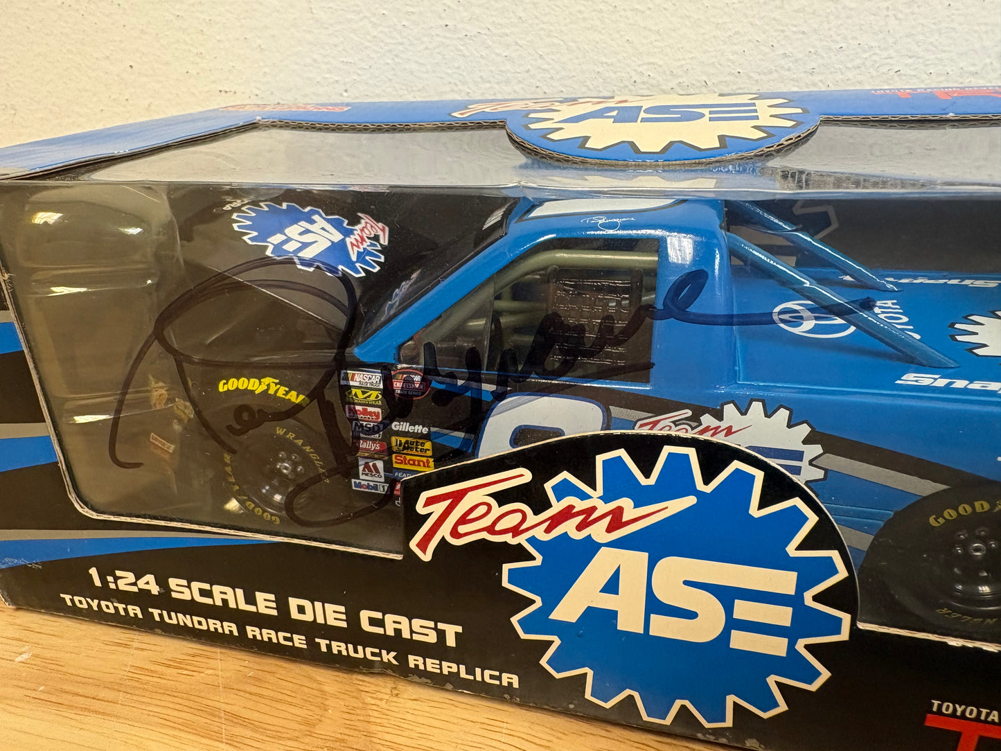 Racing Champions 1:24 Scale Diecast Supertruck #9 Team ASE Ted Musgraves Autographed!