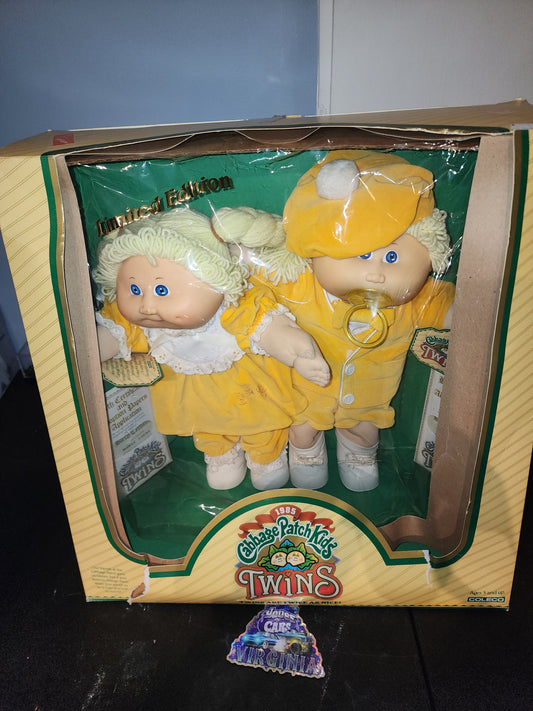 Vintage! 1985 Cabbage Patch Boy and Girl Twins Blonde Hair Blue Eyes. Limited Ed #3901 - House of Cars Virginia