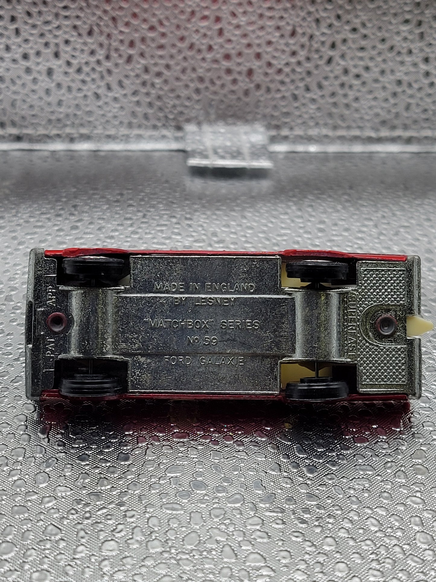 Lesney Matchbox No. 59 Ford Galaxie Fire Chief Vehicle Made in England (Very Good condition, slight paint chipping, light mount does not sit up straight. See pictures) - House of Cars Virginia