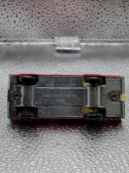 Lesney Matchbox No. 59 Ford Galaxie Fire Chief Vehicle Made in England (Very Good condition, slight paint chipping, light mount does not sit up straight. See pictures) - House of Cars Virginia