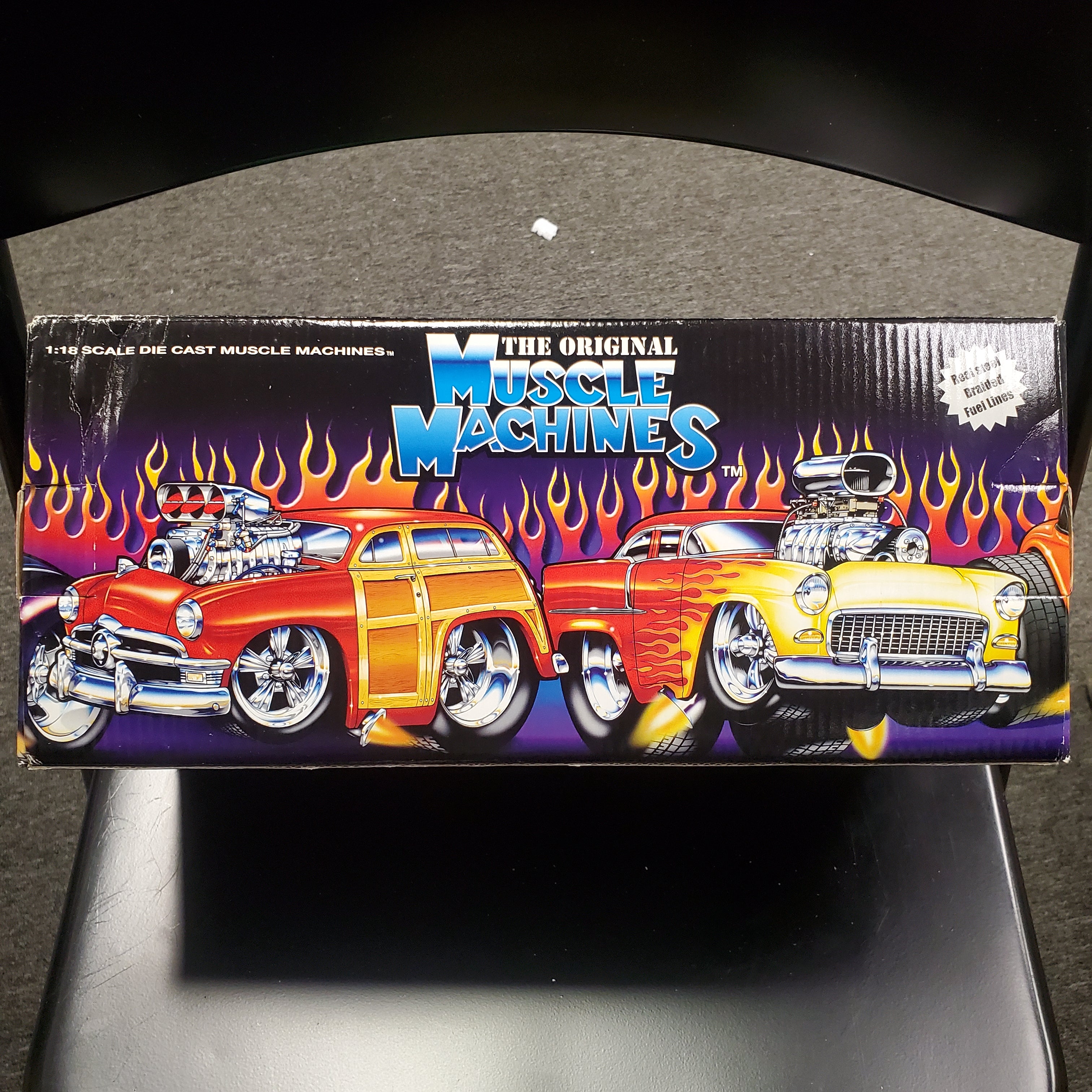 Muscle Machines 1:18 Scale Die Cast Car 1950 Ford Woody Green 032