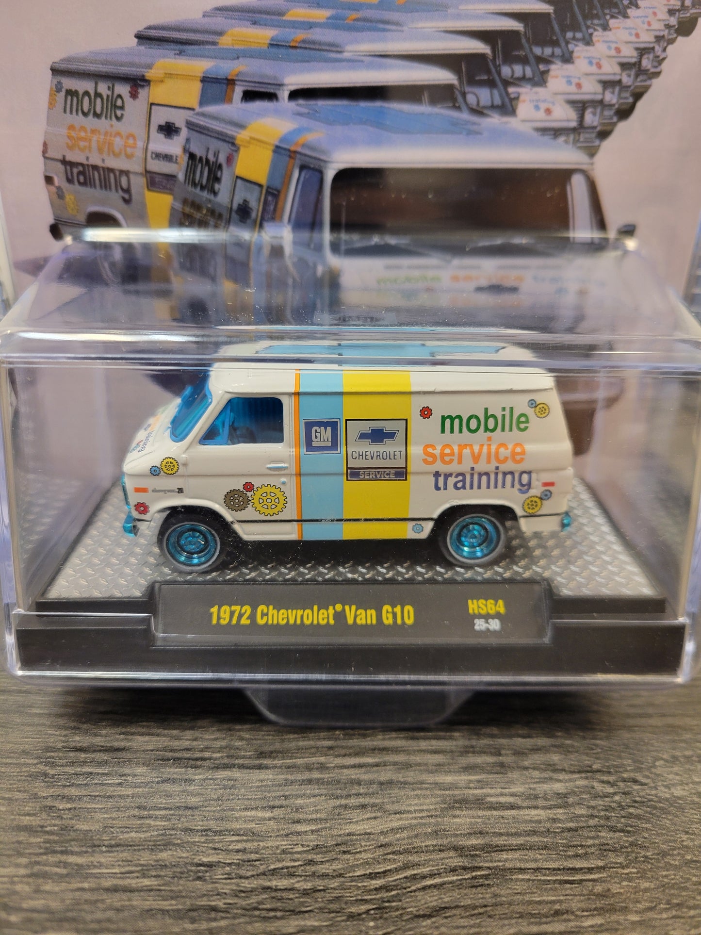 M2 Machines Training Wheels 1972 Chevrolet Van G10 Chase