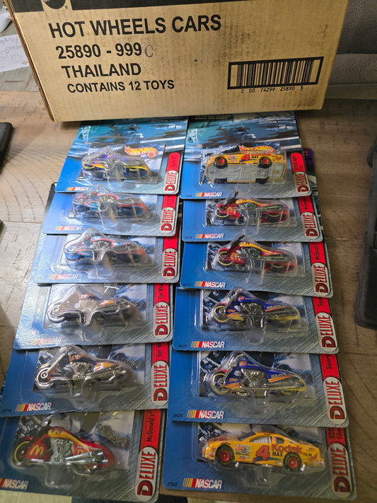 Hot Wheels racing deluxe set of 12 cars C Case - House of Cars Virginia