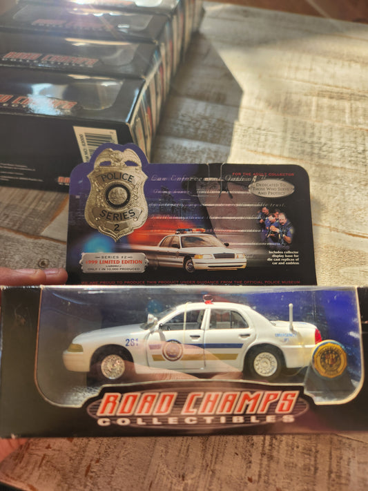 Road Champs 1999 Philadelphia Police Ford Crown Vic Police Car 1/43 - House of Cars Virginia