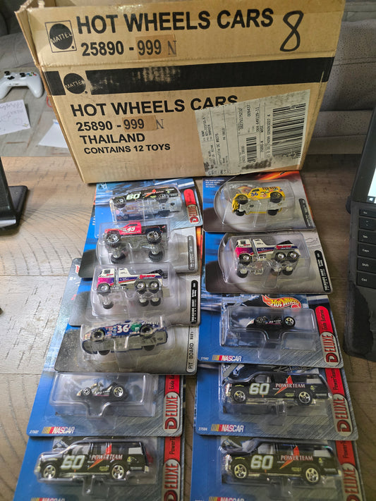 Hot Wheels racing deluxe set of 11 cars N Case - House of Cars Virginia
