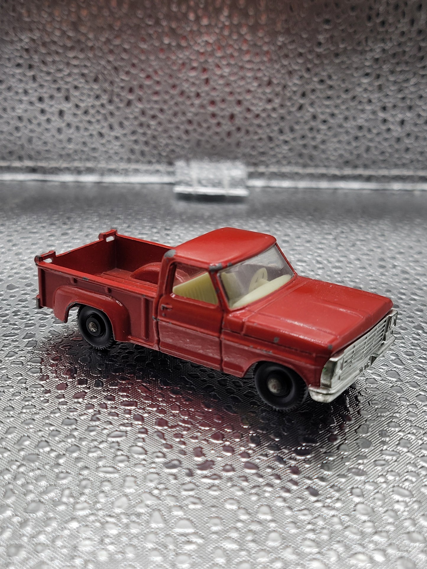 Lesney Matchbox No. 6 Ford Pick-up (No camper top, Very good condition car, slight paint chips, see pictures) - House of Cars Virginia
