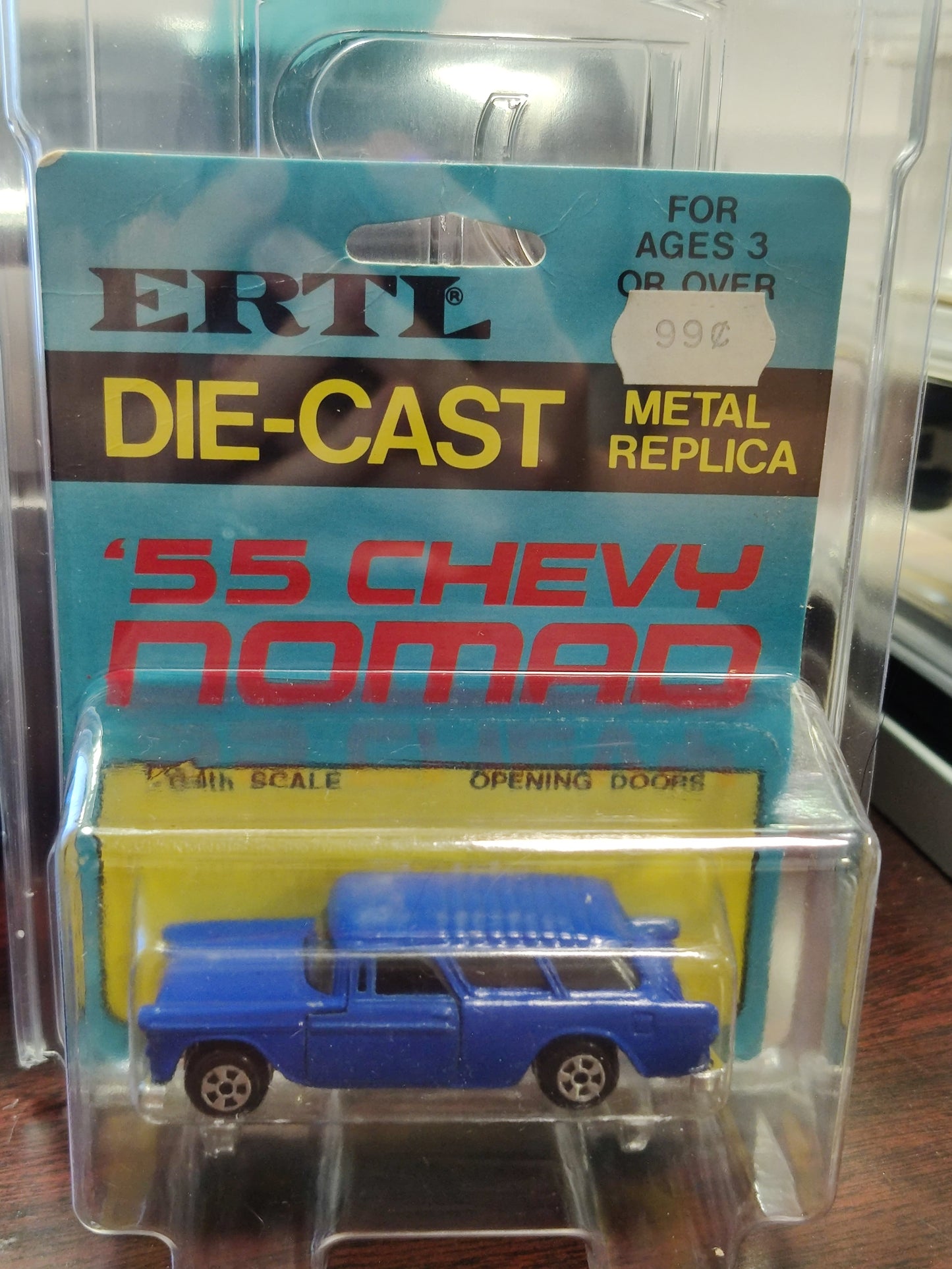 ERTL Die-Cast metal replica '55 Chevy nomad #1632