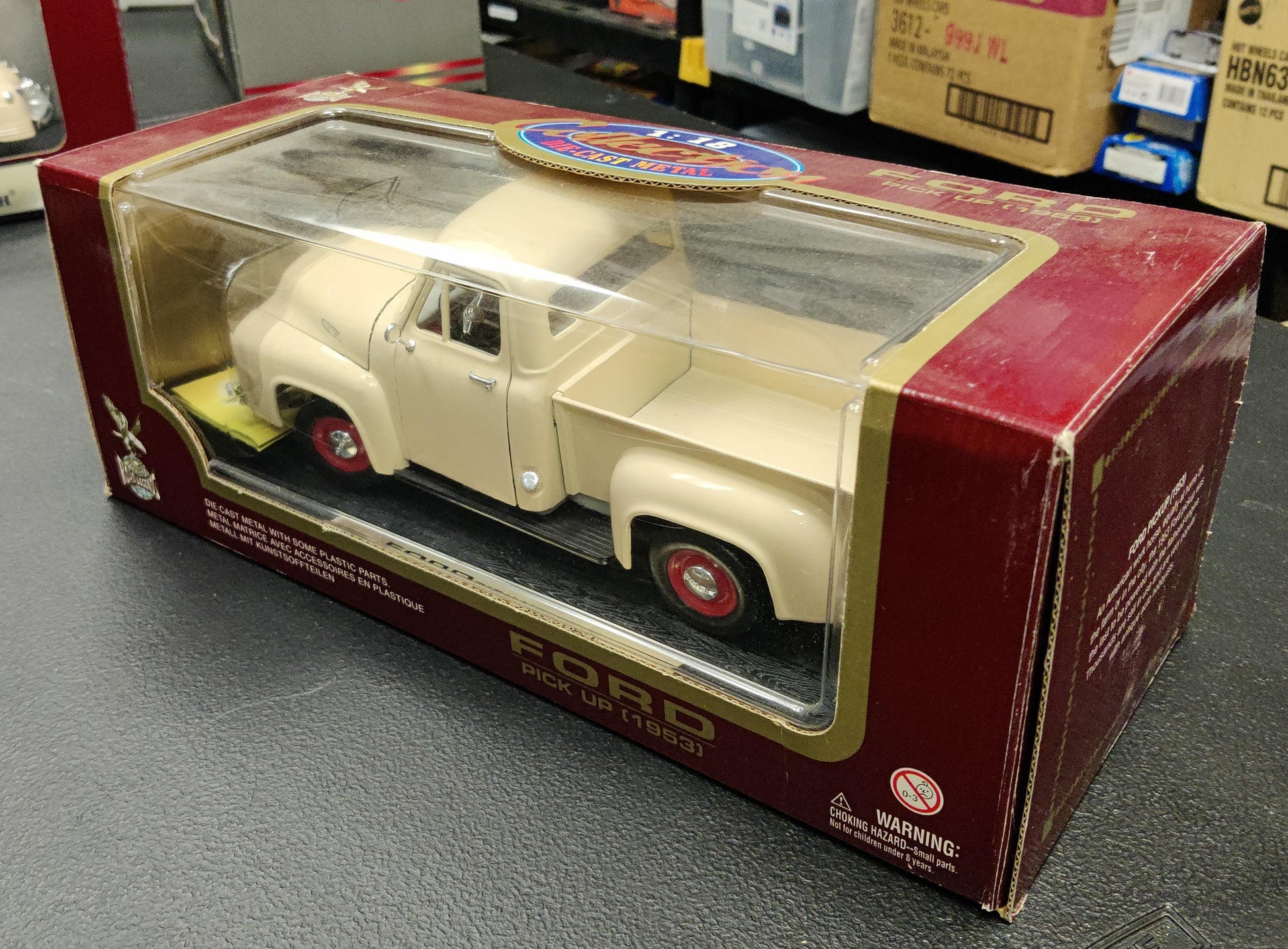 1.18 Collection Die cast metal Ford Pick Up (1953)