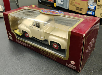 1.18 Collection Die cast metal Ford Pick Up (1953)
