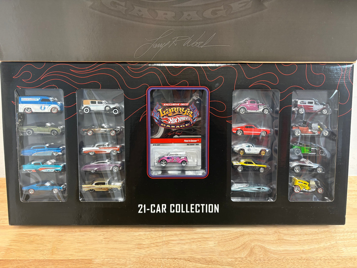 Hot Wheels 2009 Larry's Garage 21-Car Collection Box Set (See Description)