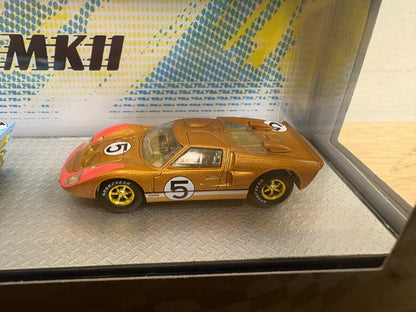 M2 Machines Auto Hauler/3 Pack 1966 Ford GT40 MK II Chase 1/750