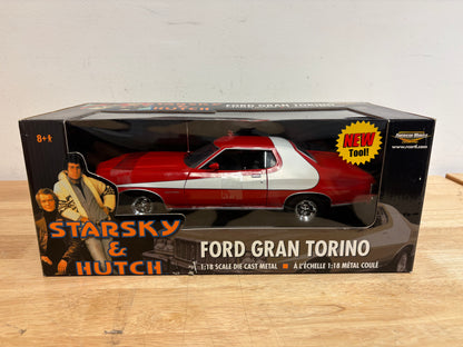 Ertl Collectibles American Muscle "Starsky & Hutch" Ford Gran Torino + Greenlight Hollywood "Starsky & Hutch" 1976 Ford Gran Torino