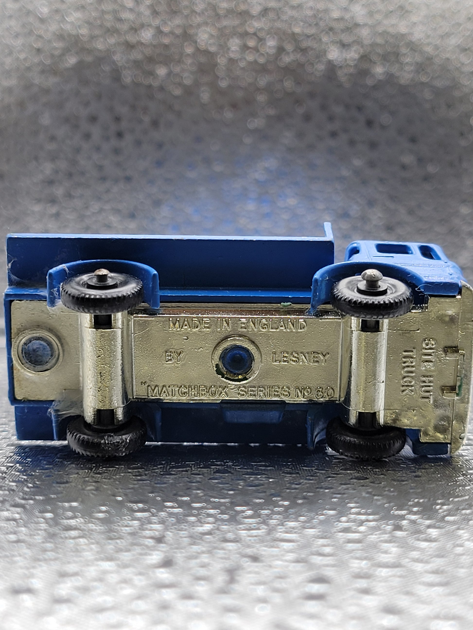 Lesney Matchbox No. 60 Site Hut Truck Made in England (Near mint condition, slight paint chipping, missing hut. See pictures) - House of Cars Virginia