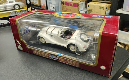 1.18 Collection Die Cast Metal Road Legends 1940 BMW 328