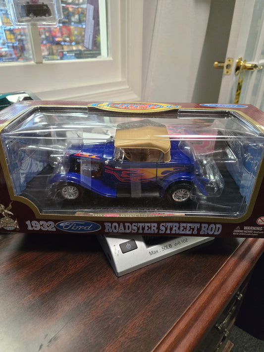 Road Signature 1932 Ford Roadster Street Rod Blue with flames Diecast 1:18 rare - House of Cars Virginia