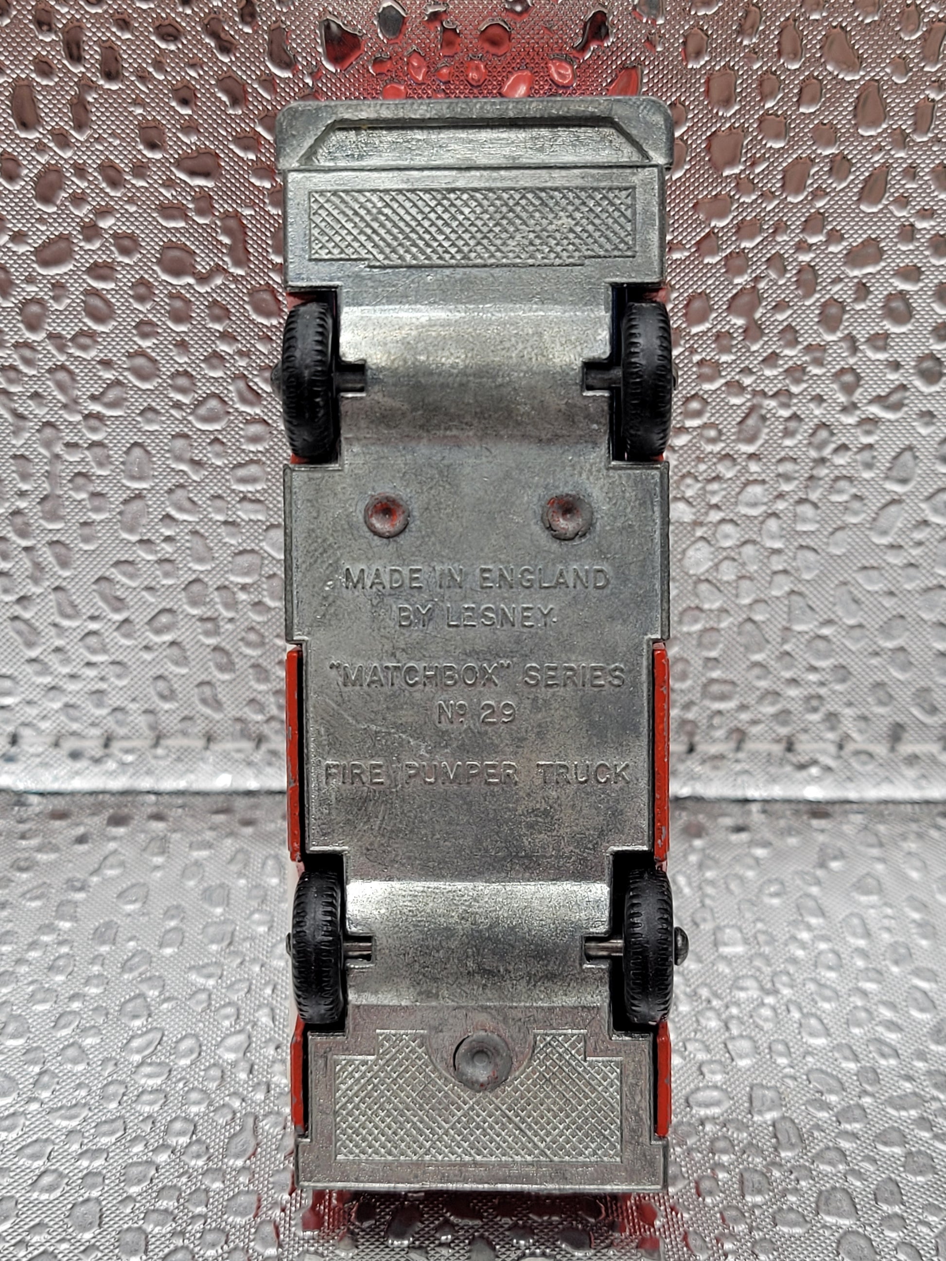 Lesney Matchbox No. 29 Fire Pumper Truck Made in England (Very good condition, slight paint chipping, See pictures) - House of Cars Virginia