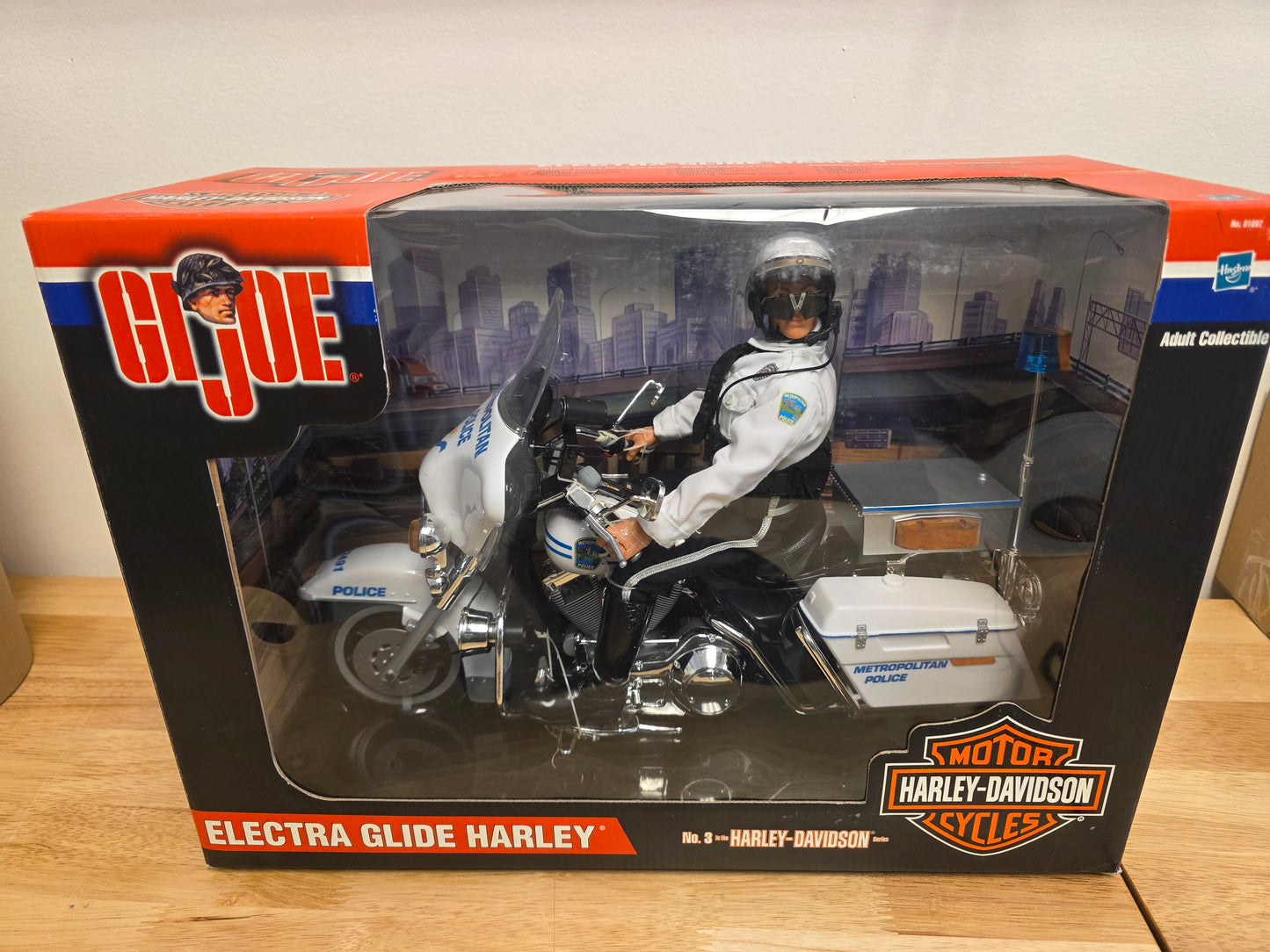 12" G.I. Joe Metro Police Officer w/Electra Glide Harley-Davidson Hasbro 81697 - House of Cars Virginia
