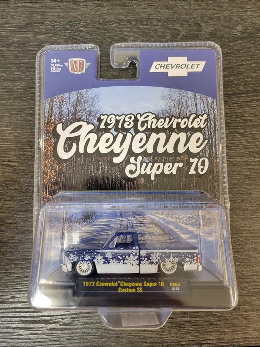 M2 Machines Holiday 1973 Chevrolet Cheyenne Super 10 Custom SS Chase