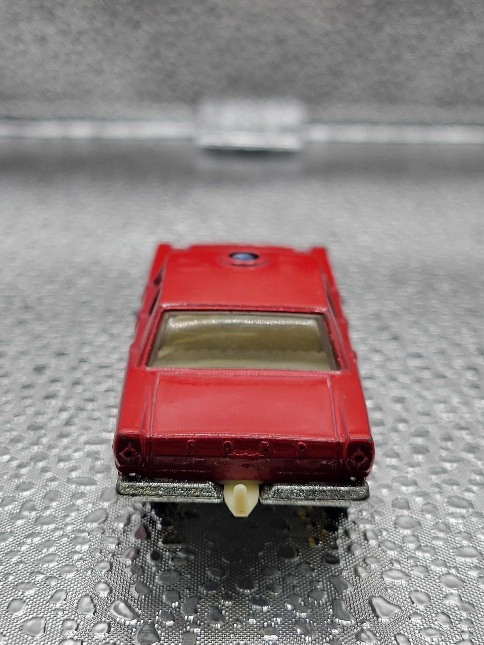 Lesney Matchbox No. 59 Ford Galaxie Fire Chief Vehicle Made in England (Very Good condition, slight paint chipping, light mount does not sit up straight. See pictures) - House of Cars Virginia