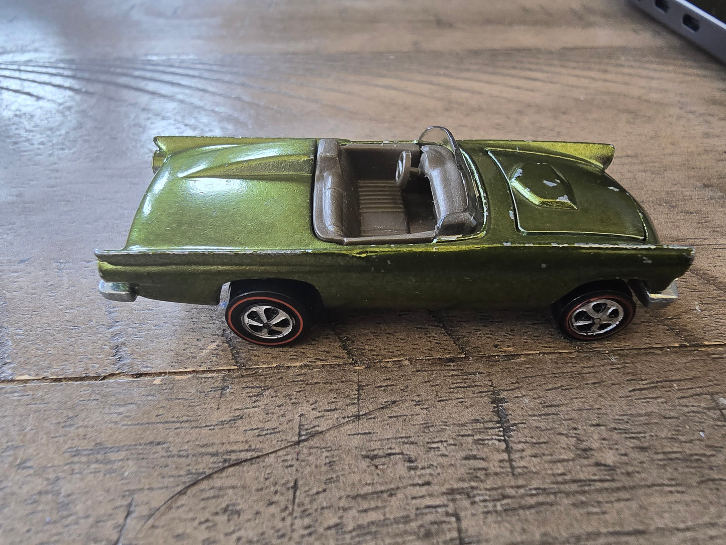 1969 HOT WHEELS REDLINE CLASSIC '57 T-BIRD OLIVE 1:64 DIECAST 2 3/4" CAR -USA - House of Cars Virginia