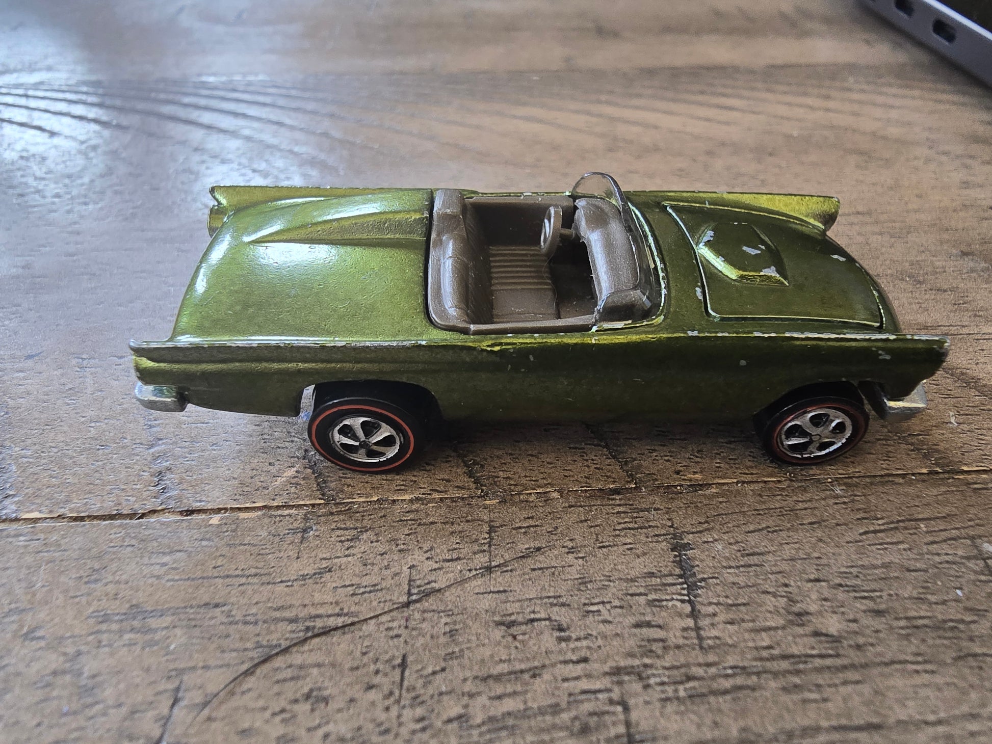 1969 HOT WHEELS REDLINE CLASSIC '57 T-BIRD OLIVE 1:64 DIECAST 2 3/4" CAR -USA - House of Cars Virginia