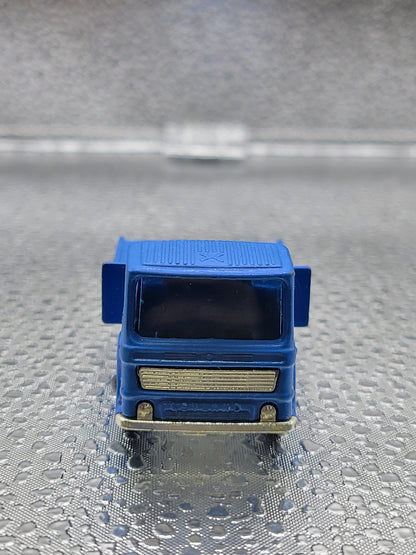 Lesney Matchbox No. 60 Site Hut Truck Made in England (Near mint condition, slight paint chipping, missing hut. See pictures) - House of Cars Virginia