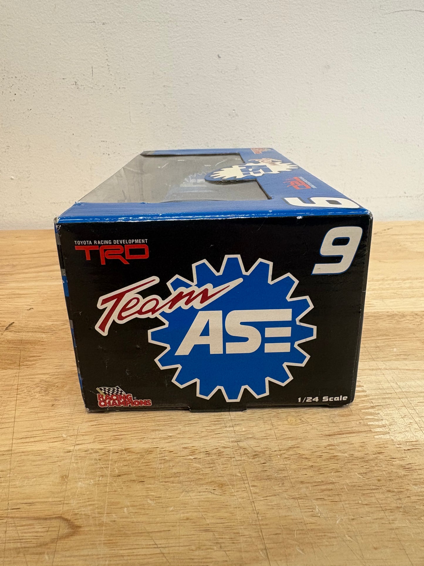 Racing Champions 1:24 Scale Diecast Supertruck #9 Team ASE Ted Musgraves Autographed!