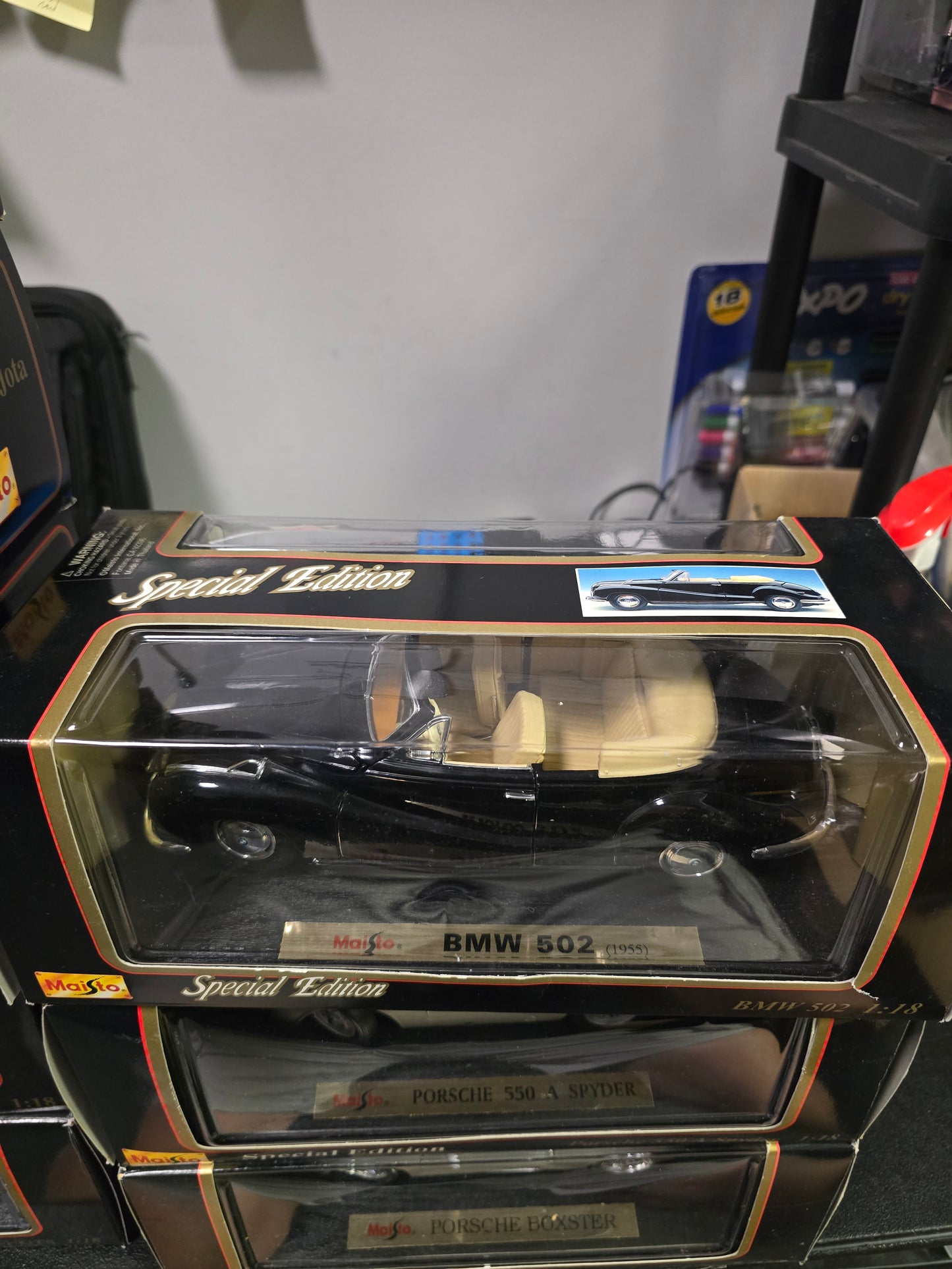 Maisto #31817 1:18 Scale Diecast 1955 BMW 502 Special Edition